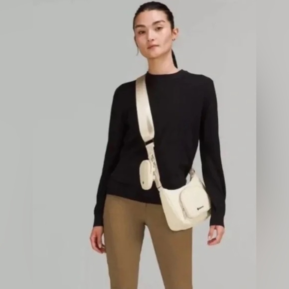 Rare! New with Tags!!! Lululemon Crossbody with Nano Pouch 2L Beige Neutral Tan - Picture 8 of 17